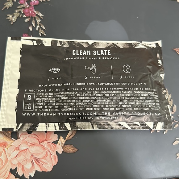 🆕 Clean Slate Longwear MakeUp Remover Bundle - Picture 2 of 2